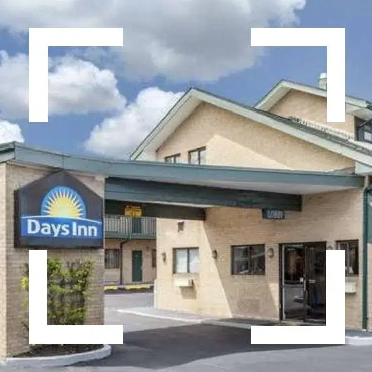 Days Inn by Wyndham Woodbury Long Island 