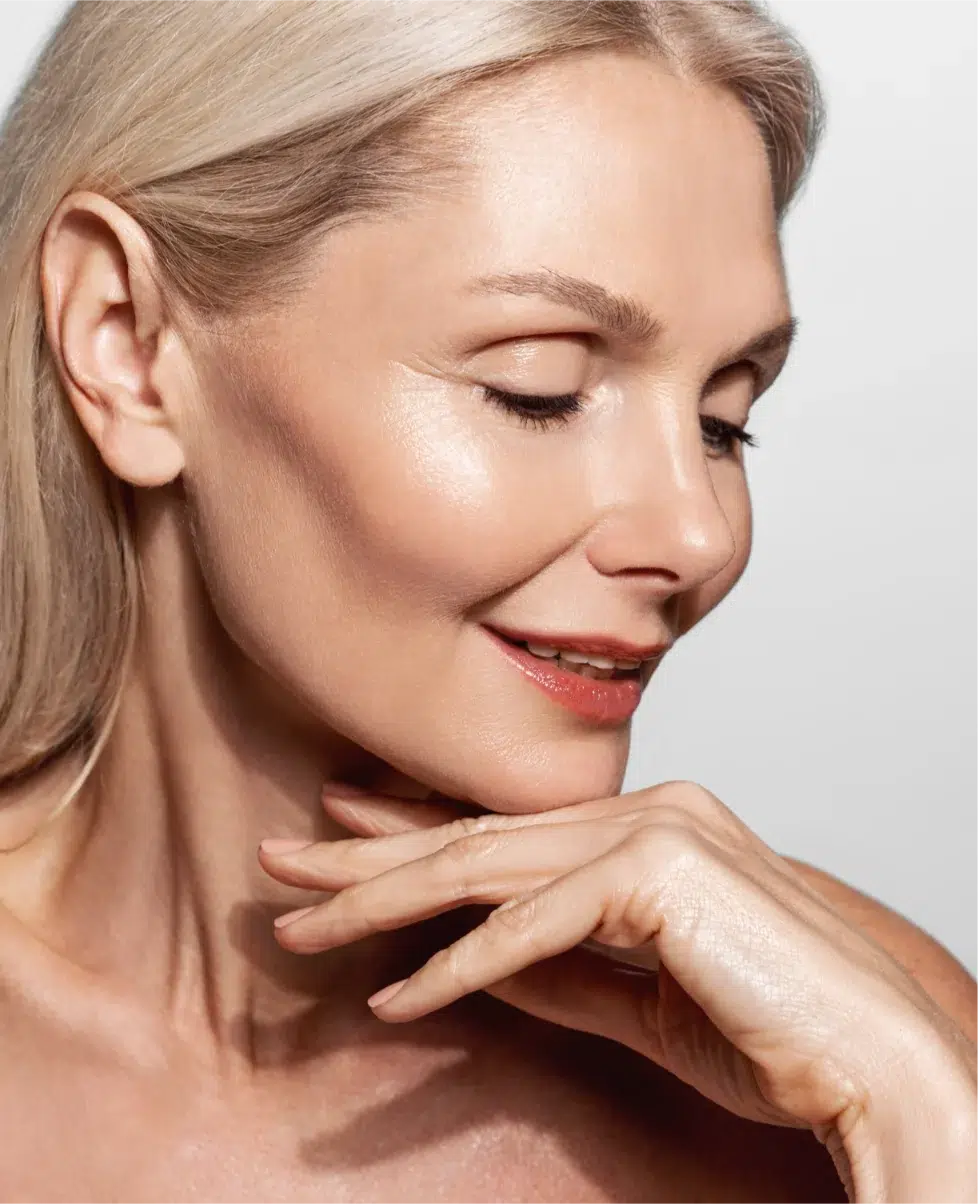 Mature blond with a young profile